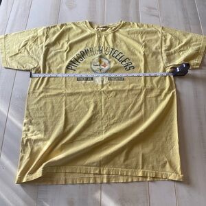 Steelers T-shirt
Yellow black